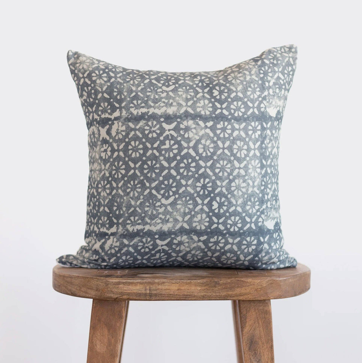 Diamond Floral - 18" | 22"