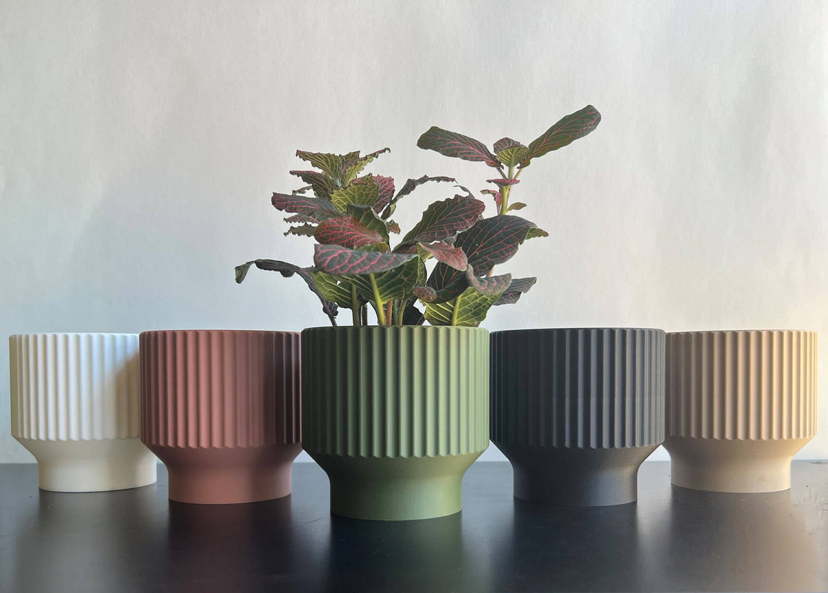 Lightweight Planter Pot | Black | 4", 6" and 8" Sizes