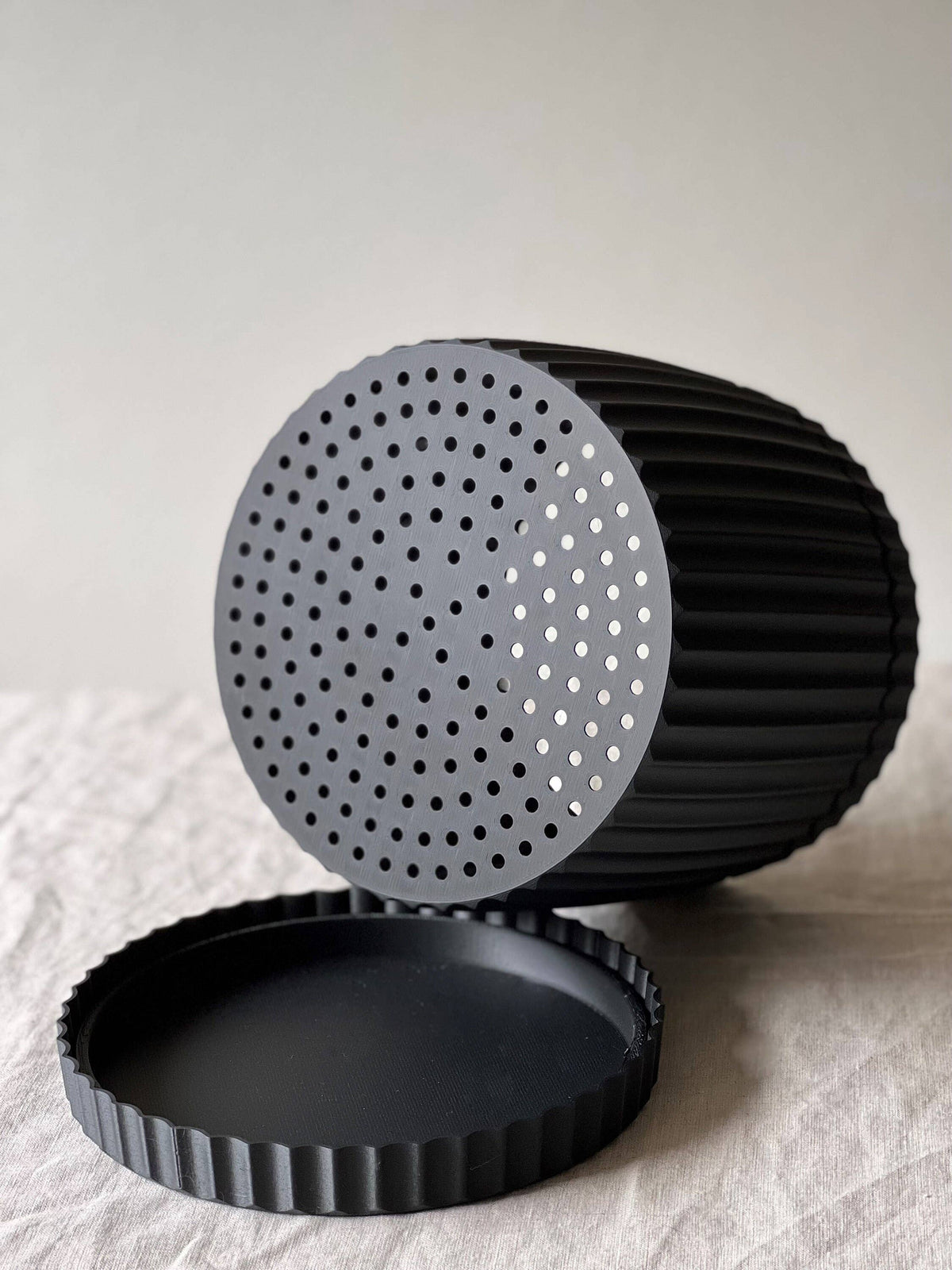 Lightweight Planter Pot | Black | 4", 6" and 8" Sizes