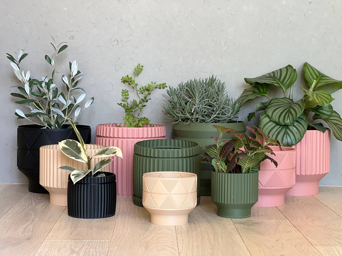 Lightweight Planter Pot | Black | 4", 6" and 8" Sizes
